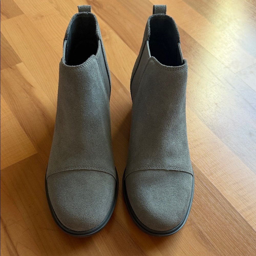 Sorel Gray Suede Ankle Booties